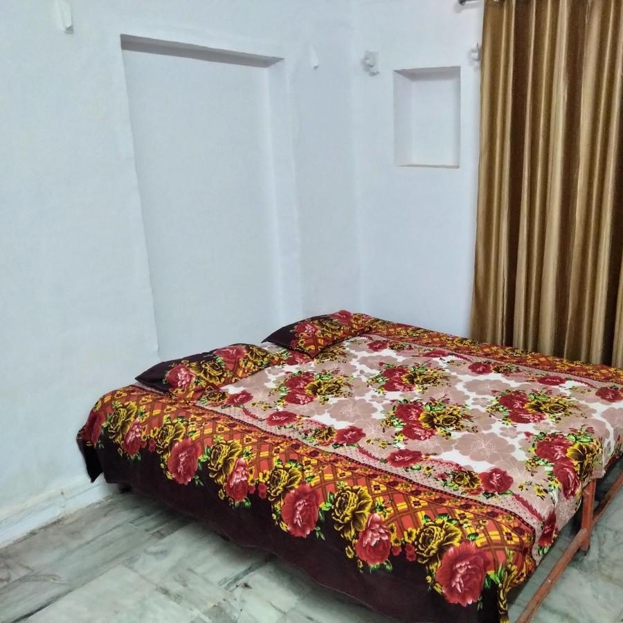 Hotel Shri Swami Sheetal Das Akhada B1-88 Assi , Near Pushkar Talab,Varanasi, Ashram Dharmshala Pokoj fotografie
